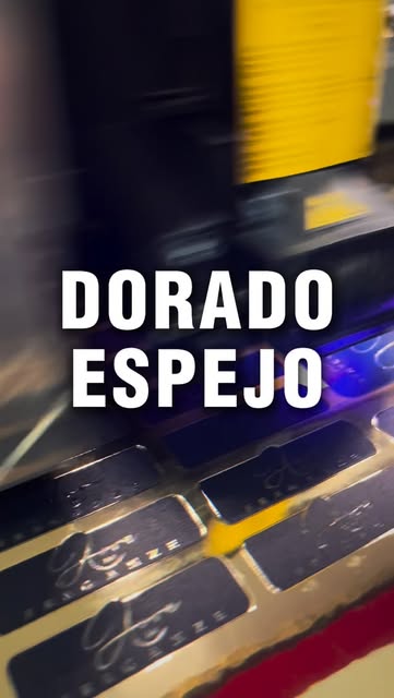 Acabado dorado espejo, trabajo realizado por Ginger Maker